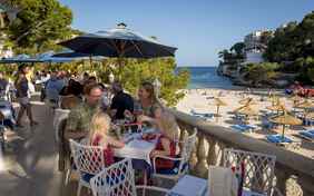 Der Morgen startet mit einem köstlichen Frühstück. Wer mag, bucht das abendliche Buffet hinzu. - Foto: Bethel Fath